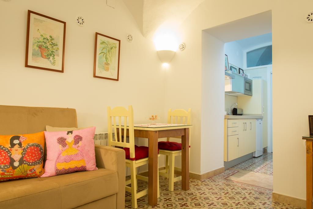 Apartamento Adarve กาเซเรส ภายนอก รูปภาพ